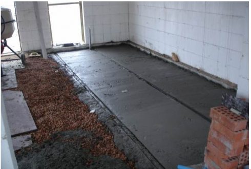 Особенности при монтаже стяжки в частном доме