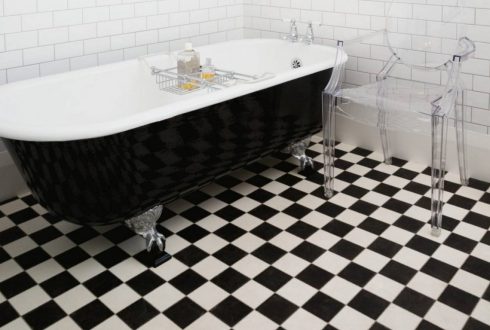 Яка плитка на підлогу у ванній кімнаті краще?