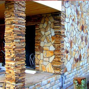 Выполним укладку рваного камня