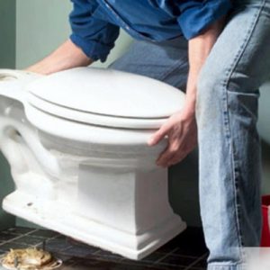 Выполним демонтаж унитаза