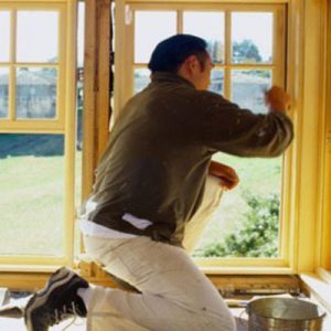 Сделаем покраску балконной рамы